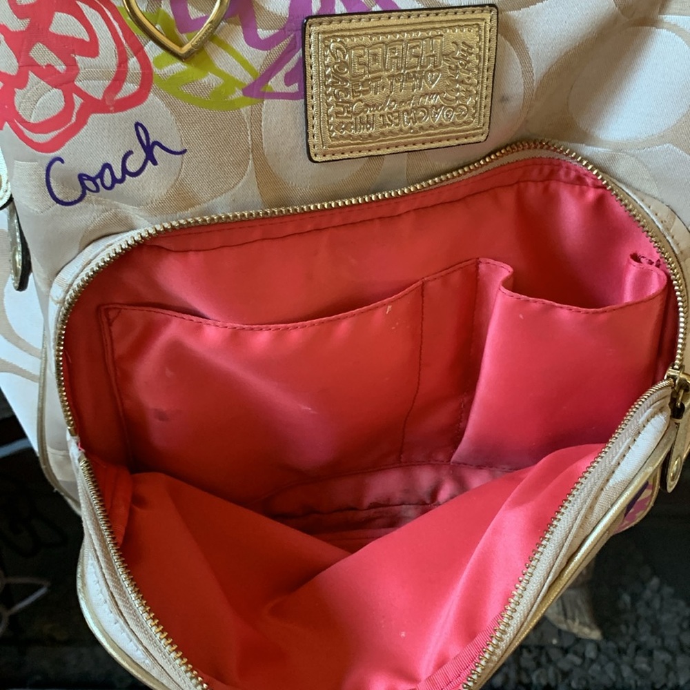 Coach Poppy Backpack 🌺 offers welcomed 💝 - Picture 3 of 9